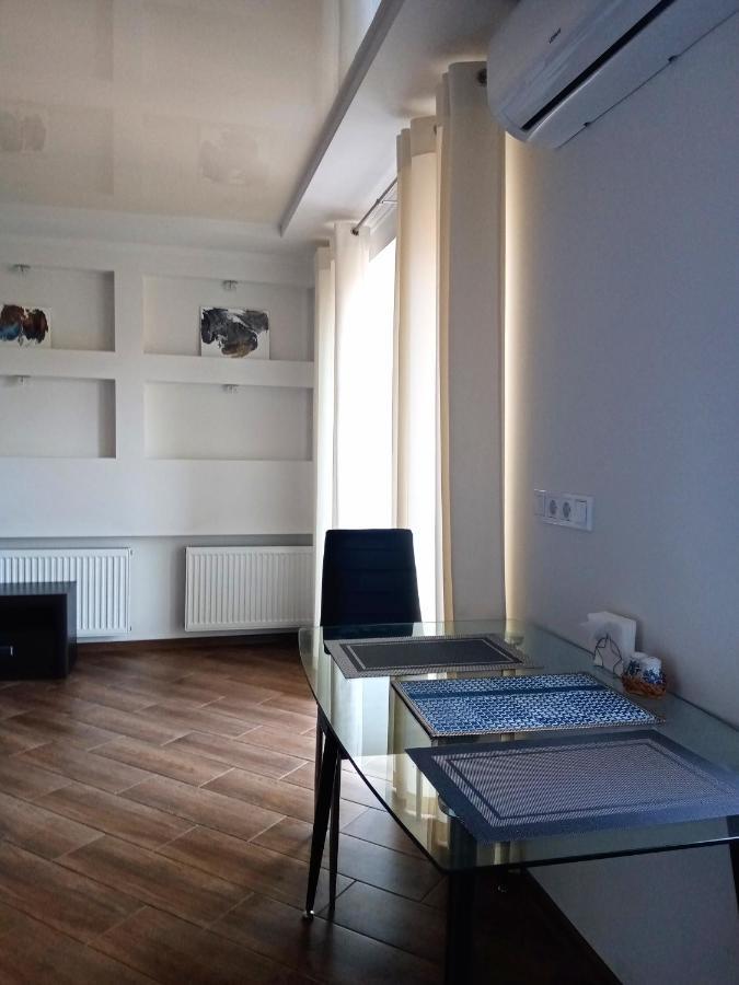 1-Room Studio Center تشيركاسي المظهر الخارجي الصورة