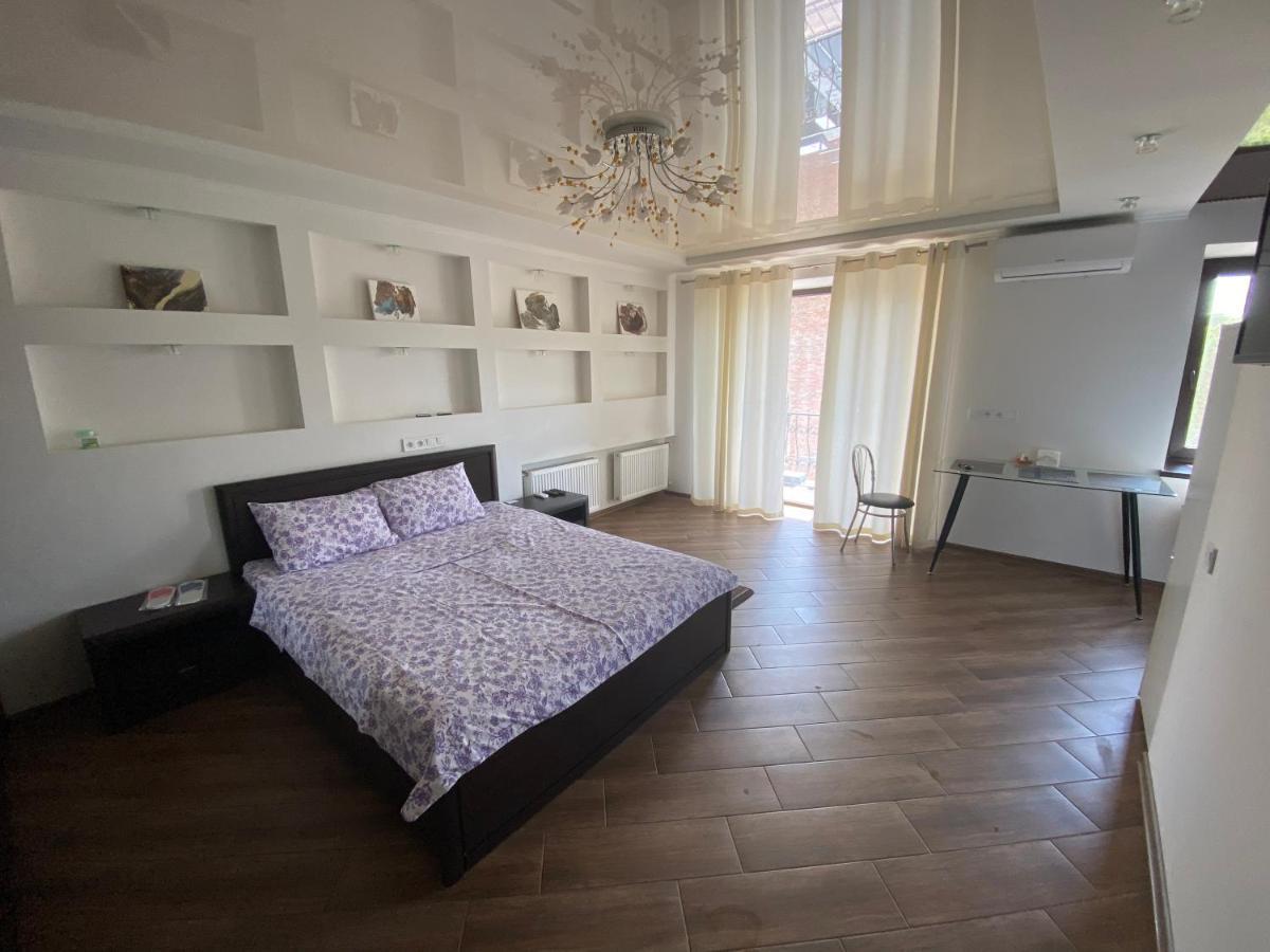 1-Room Studio Center تشيركاسي المظهر الخارجي الصورة